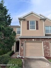 Building Photo - 6881 Roundleaf Dr