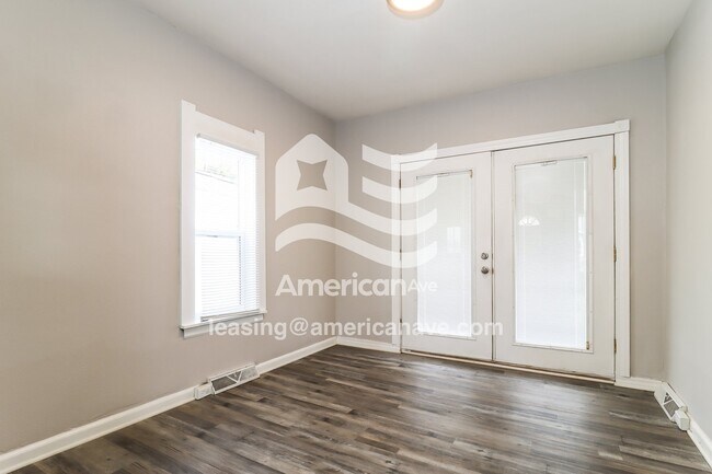 Building Photo - 617 Toronto Ave