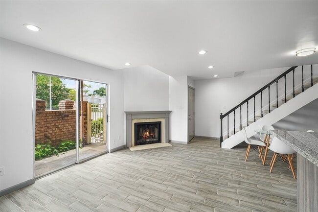 Photo - 10615 BRIAR FOREST DR Unit 102 Apartment