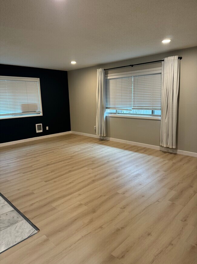 Living Room - 8607 NE Mason Dr