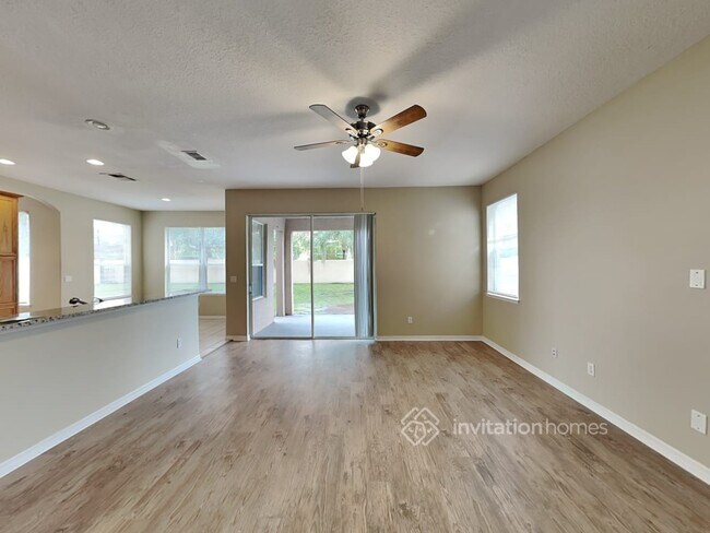 Foto del edificio - 2101 Cedar Garden Dr
