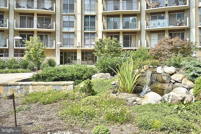 Foto del edificio - 9039 Sligo Creek Pkwy