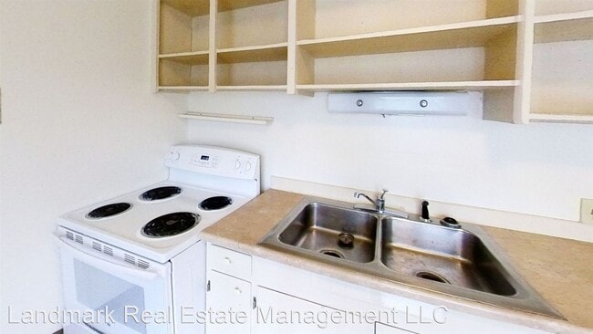 Building Photo - 2 br, 1 bath House - 816 E Maple Street