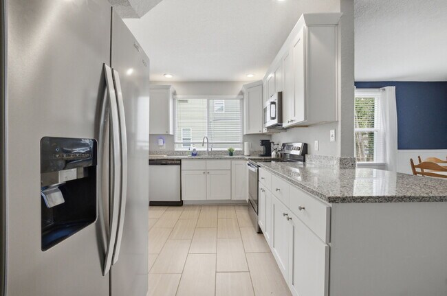 Foto del edificio - The Norfolk Nomad Spacious 4BR Near Downtown, ODU