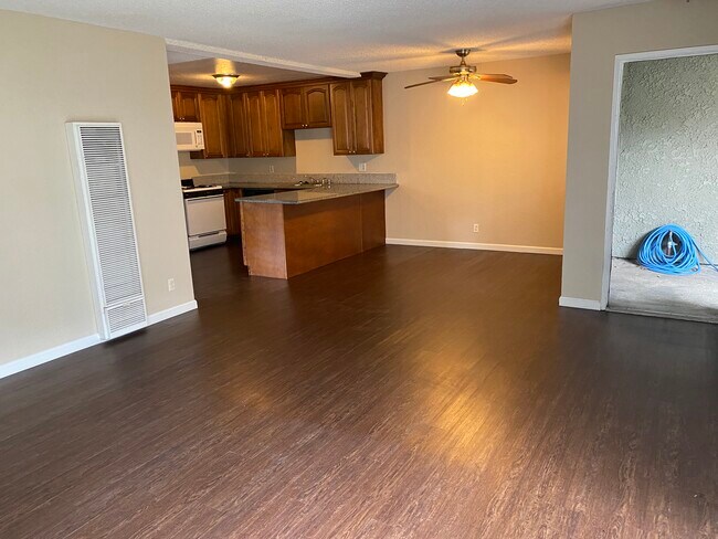 Dining Room - 324 Victoria St
