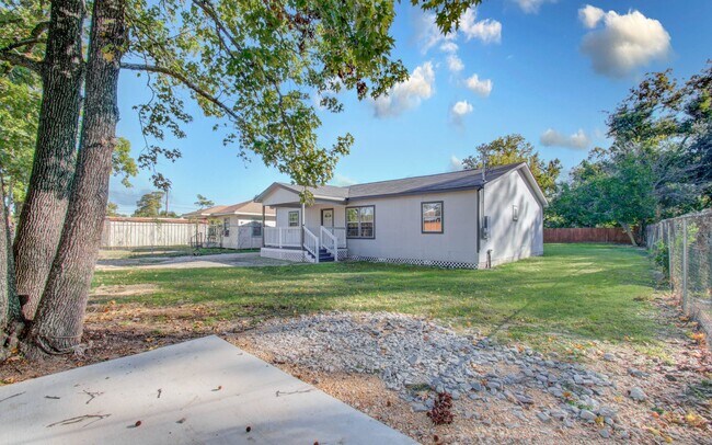 Foto del edificio - 9414 Lanewood Dr