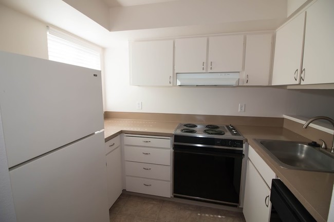 Building Photo - Columbia Crest Townhomes