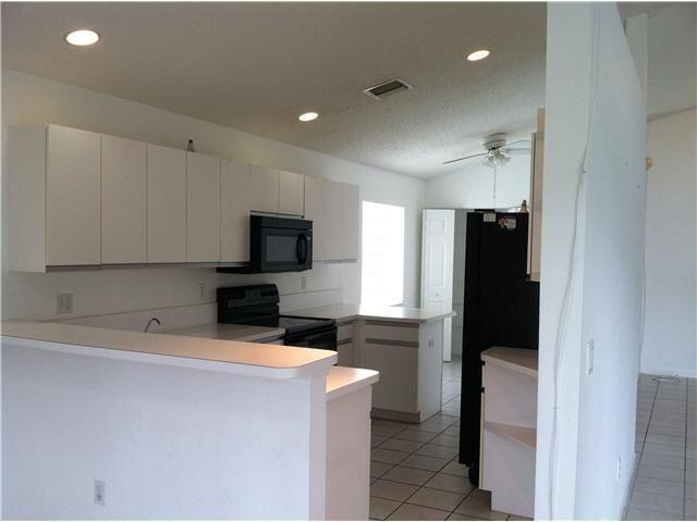 Foto del edificio - 1743 Barnstable Rd