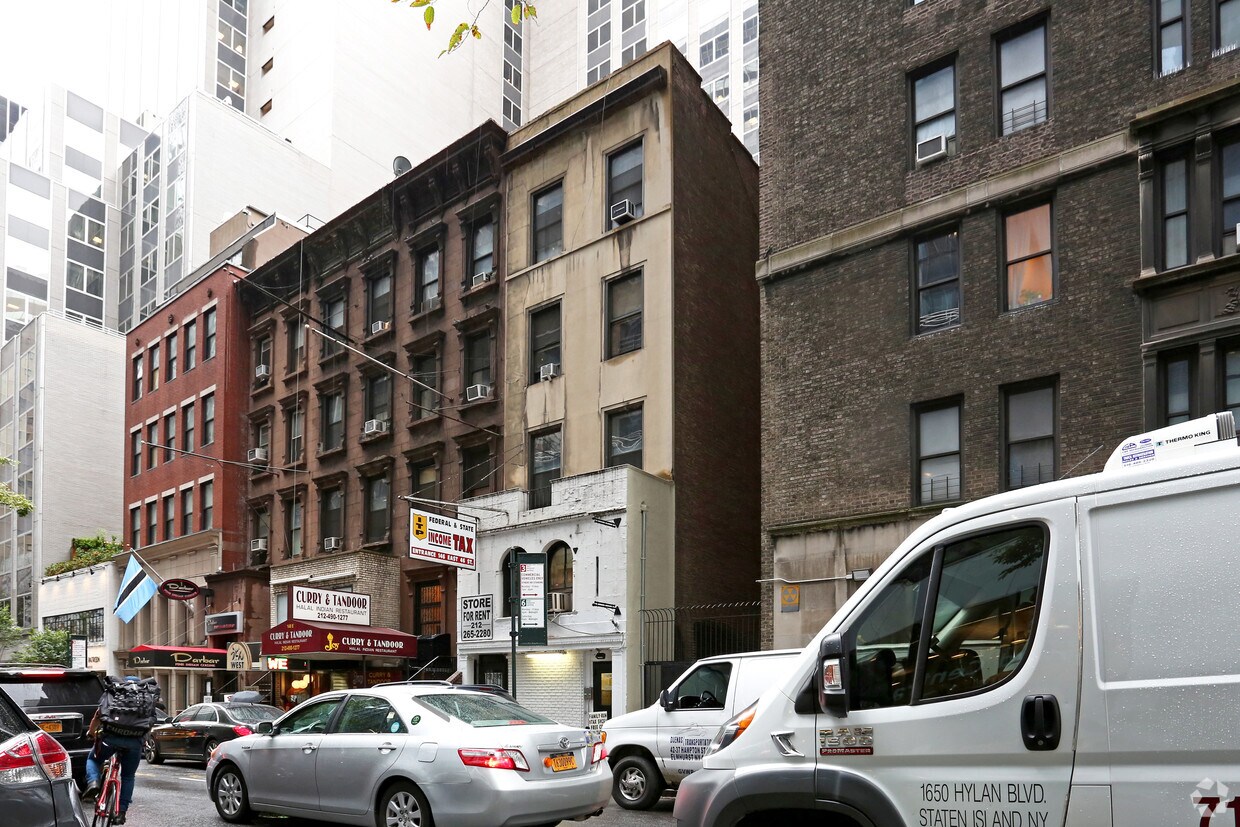 Primary Photo - 146 E 46th St