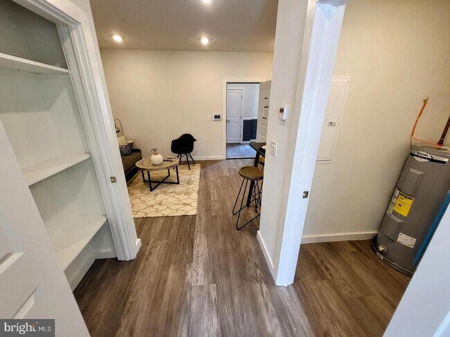 Foto del edificio - 1617 Ridge Ave