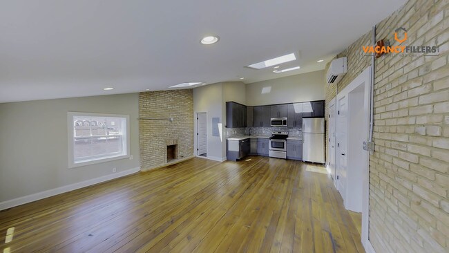 Building Photo - 814 Cathedral St