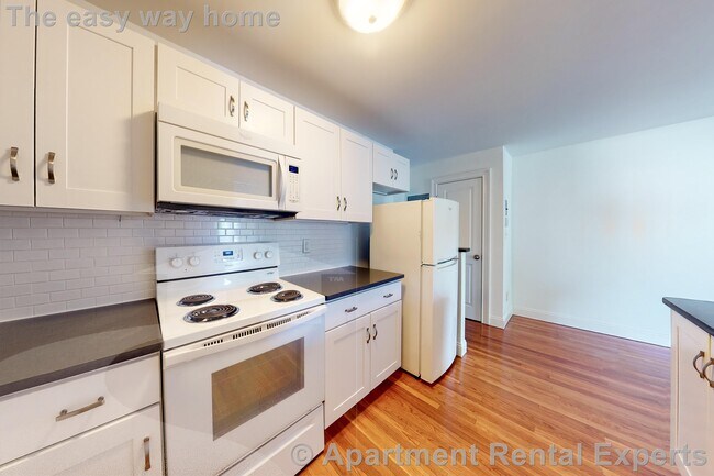 Building Photo - 134 Summer St