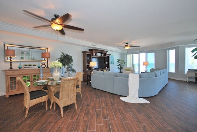 Foto del edificio - Furnished Luxury Gulf Front condo 3355 sq ft