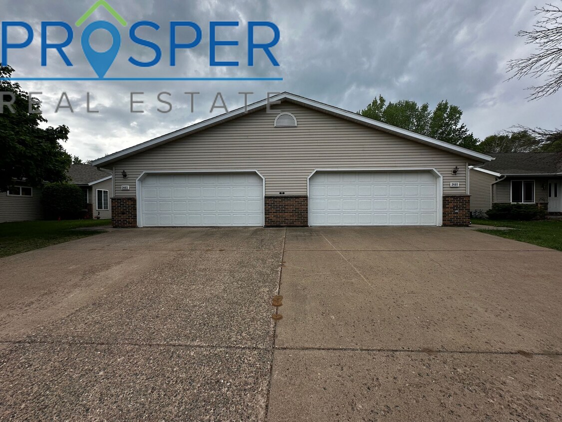 Foto del edificio - Spacious 2 Bedroom 2 Bath in Eau Claire