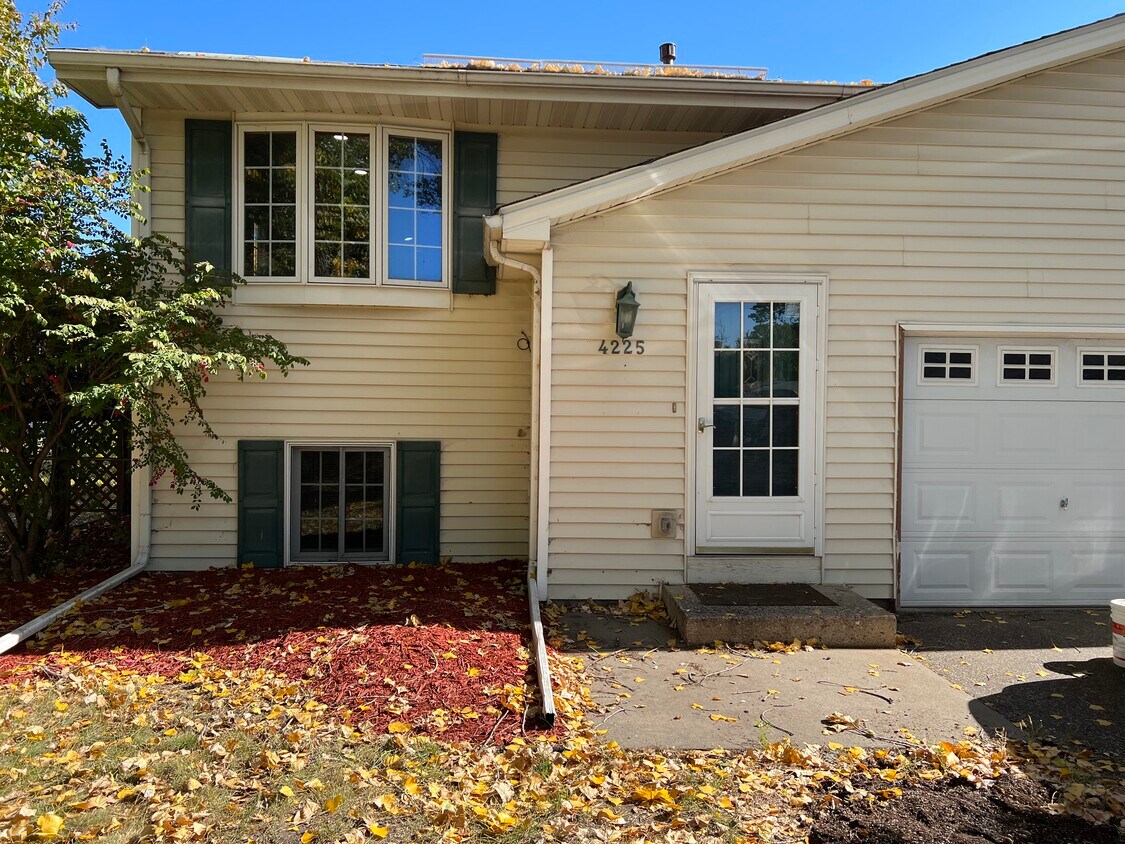 4225 83rd Cir N, Minneapolis, MN 55443 House Rental in Minneapolis