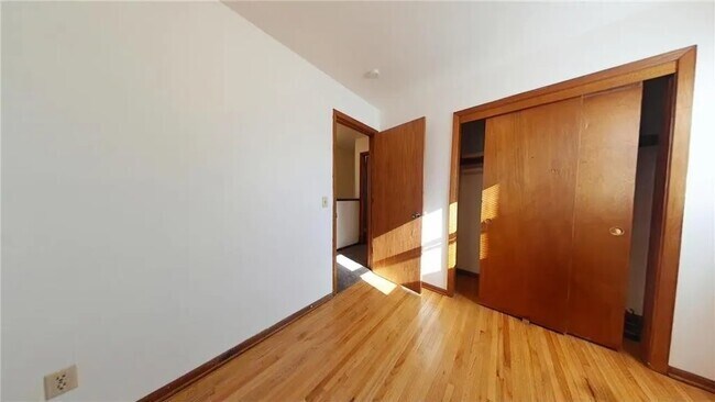 Foto del edificio - 3237 Douglas Dr N
