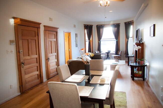 Sala y comedor - 3443 Sheffield N Ave