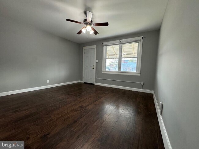 Building Photo - 320 Sollers Point Rd