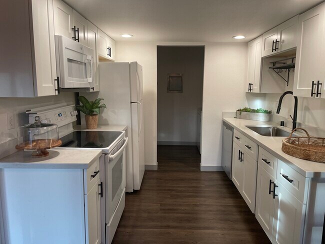 Foto del edificio - 7306 N Skyview Ln