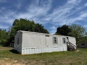 Building Photo - 3568 Old Cedar Falls Rd