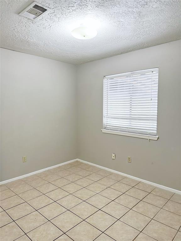 Building Photo - 2402 Spring Dusk Dr