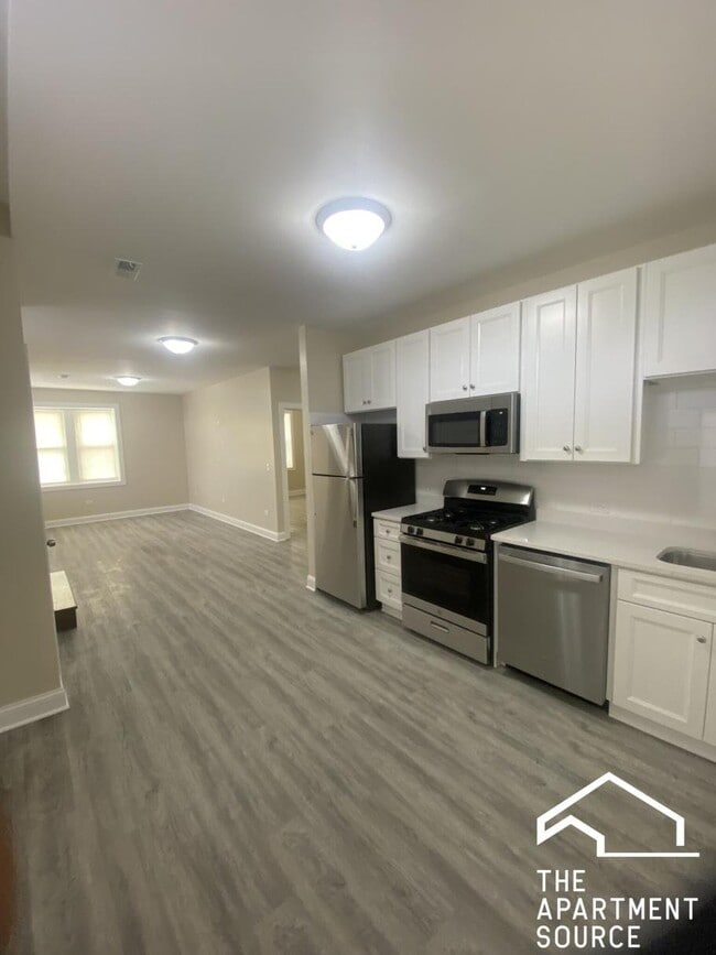 Photo - 3150 S Harlem Ave (Riverside, IL) Apartment