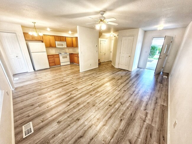 Foto del edificio - 315 W Timber Creek Rd
