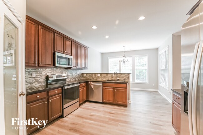 Building Photo - 1020 Bridlemine Dr