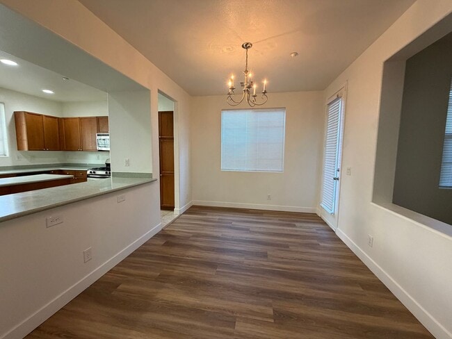Foto del edificio - Discover a refreshed 4-bedroom, 2.5-bath home in Las Vegas 89149