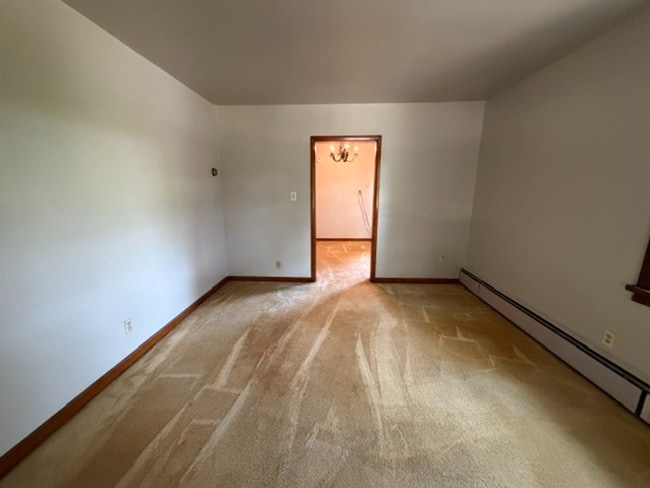 Building Photo - 433 Allenford St