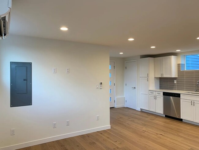 Foto del edificio - 4248 S Graham St