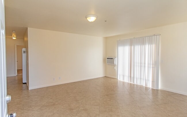 Building Photo - Parkstone Vista