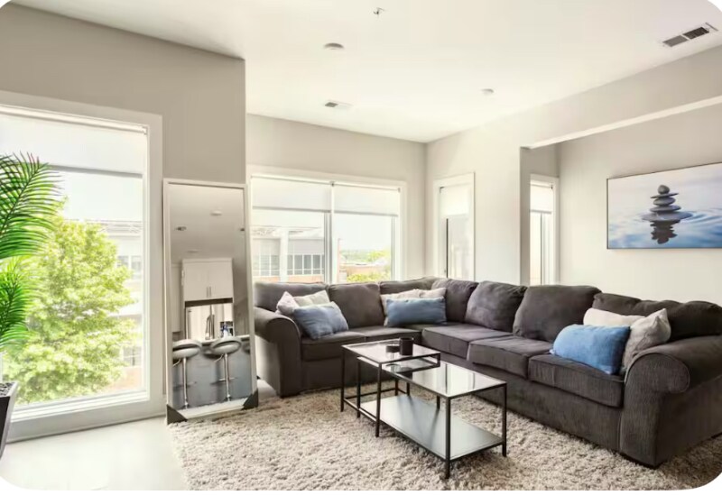 Foto principal - 2812 Georgia Ave NW
