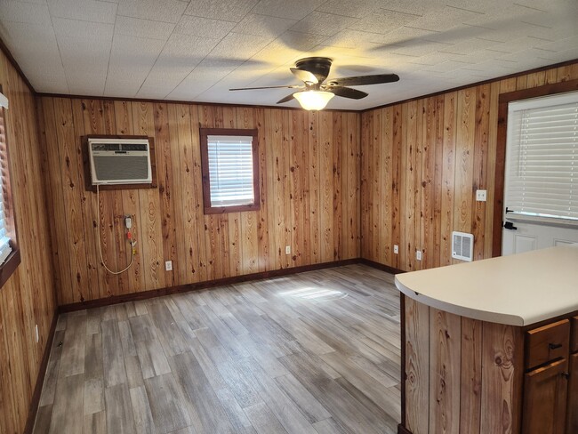 Building Photo - 2-112 Max Cloyd Ln