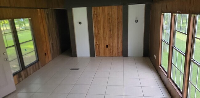 Foto del edificio - 4320 McLean Rd