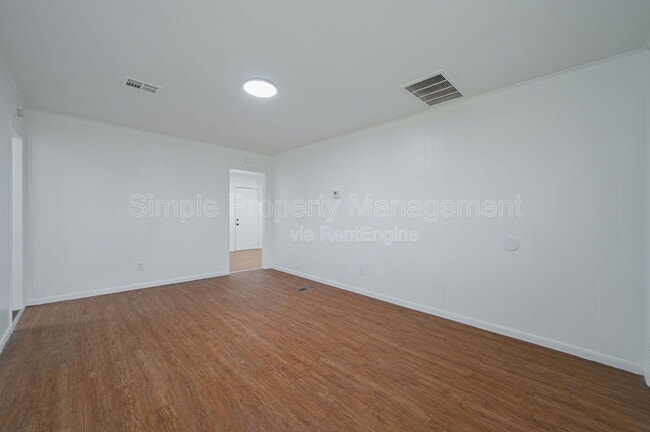 Building Photo - 3704 SW 40th Pl