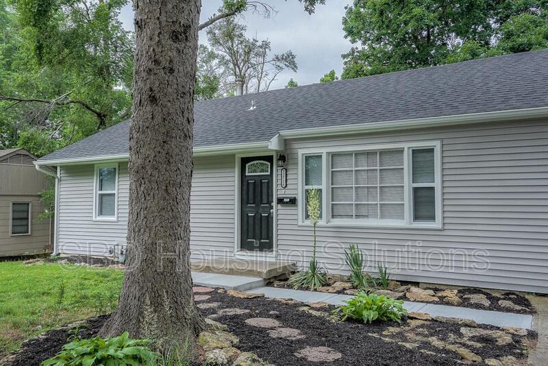 Foto principal - 13716 Cypress Ave
