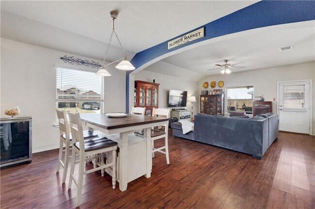 Foto del edificio - 101 Green Jay Dr