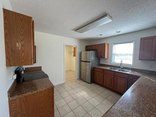 Foto del edificio - 100 Dover Ct E