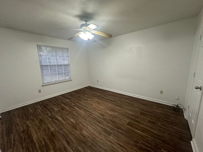 Building Photo - Richview Park Cir unit avail NOW!!!