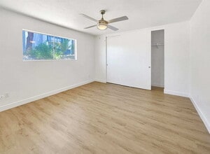 Building Photo - 9586 Carroll Canyon Rd