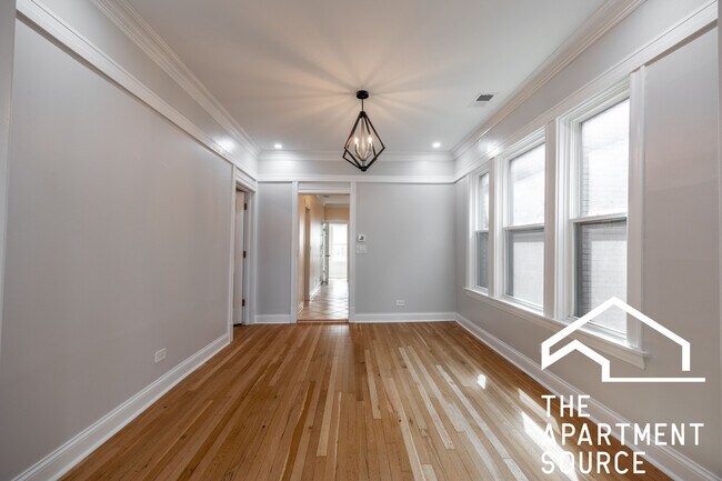 Foto del edificio - 3055 N Kimball Ave