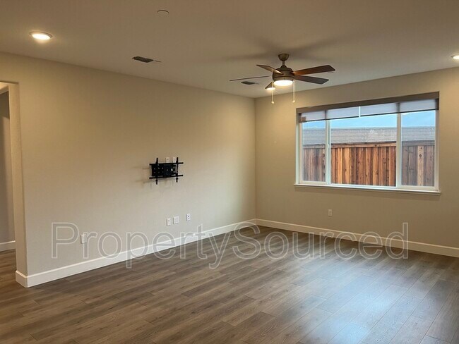 Foto del edificio - 720 Camborne Dr