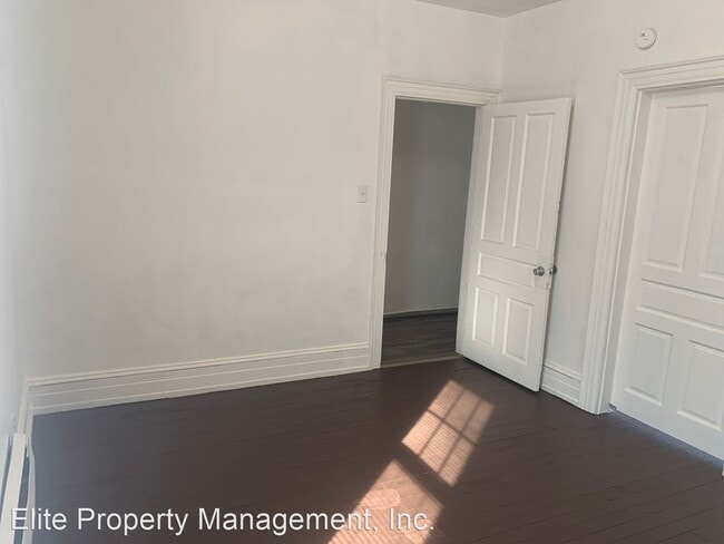 Building Photo - 2 br, 1 bath House - 668 E Market St., Apt 2