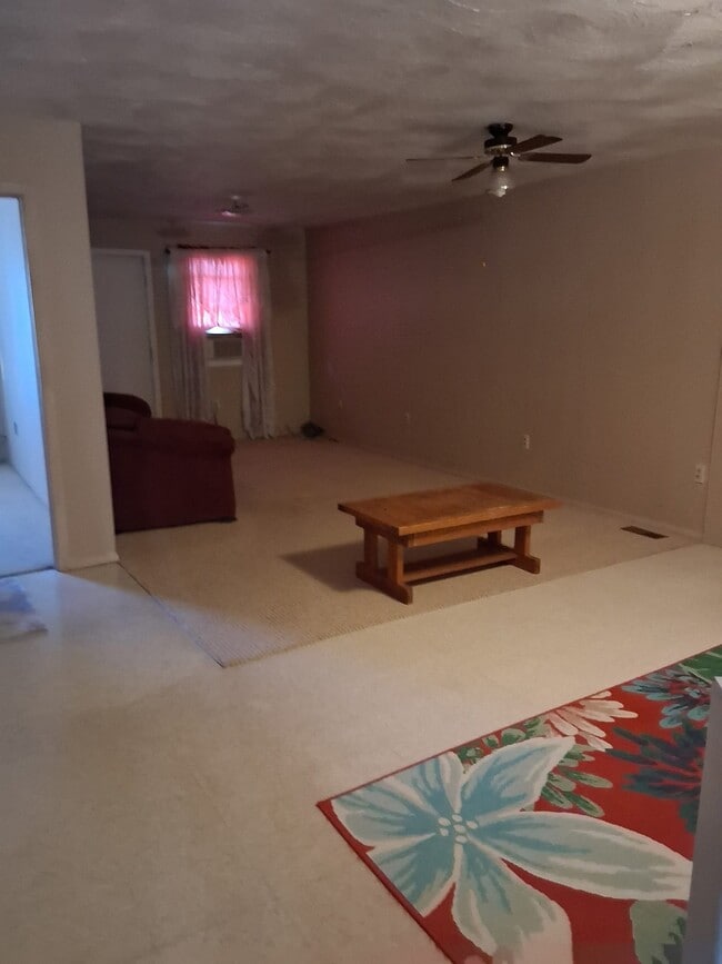 Living room - 59 East Ave