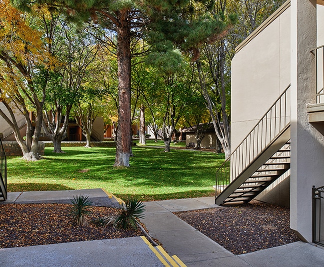 Building Photo - Butterfield Trail Apartments