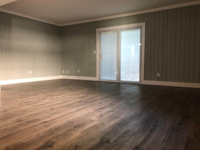 Foto del edificio - 2132 Bay Rd