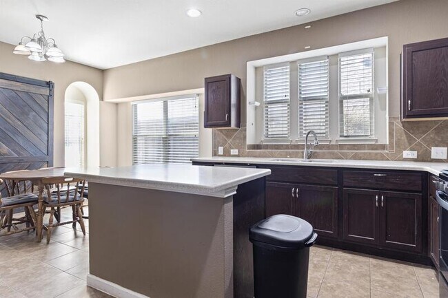 Foto del edificio - 1114 Cedar Elm Ln