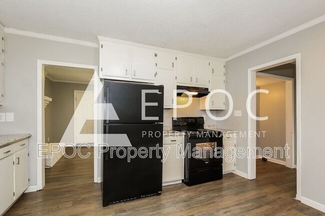 Foto del edificio - 822 Whitsett Ave