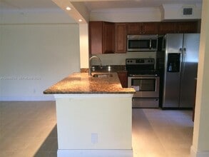 Building Photo - 407 Gardens Dr